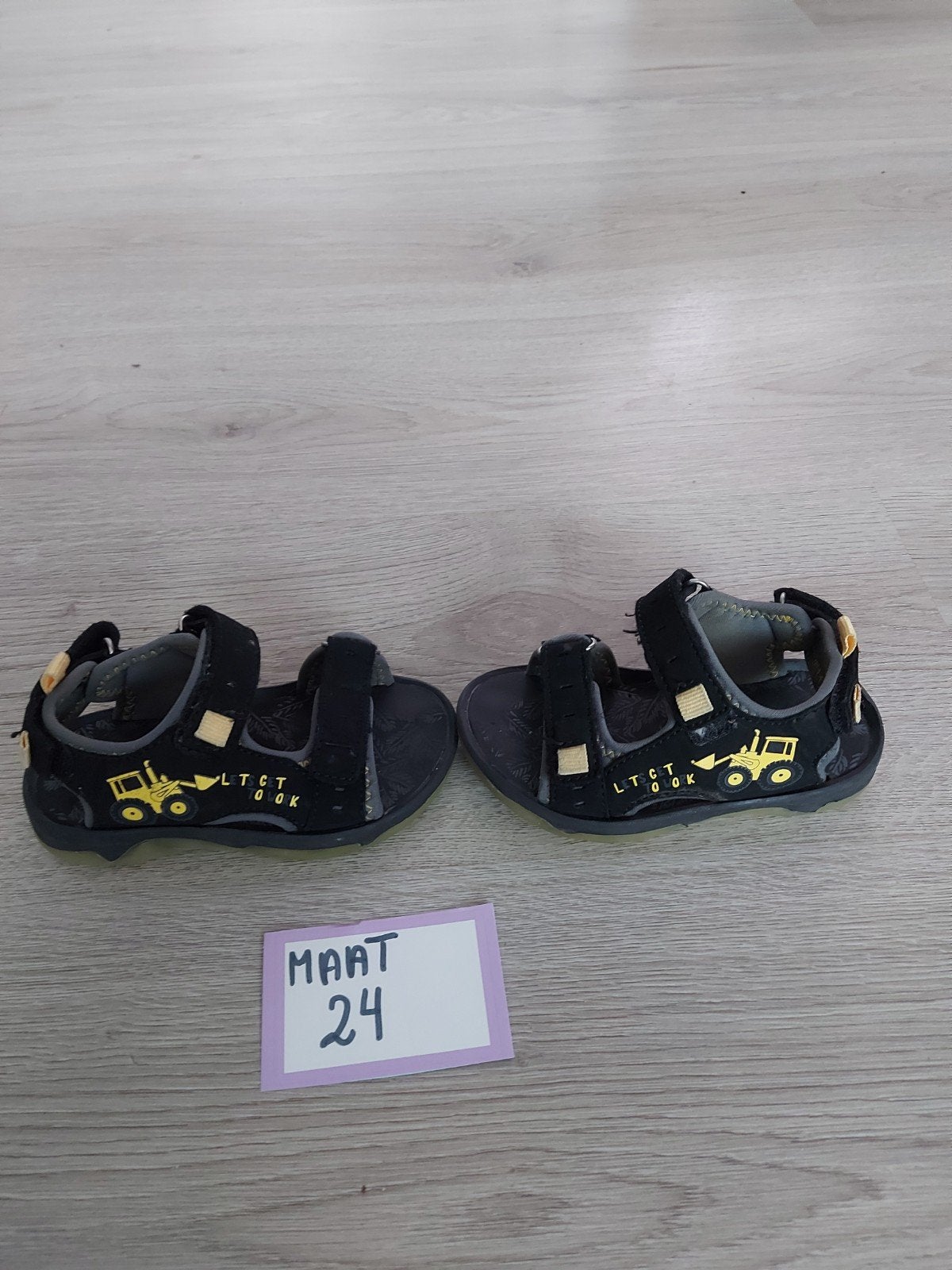 Sandalen maat 24, Dieren en Toebehoren, Ophalen of Verzenden, Gebruikt