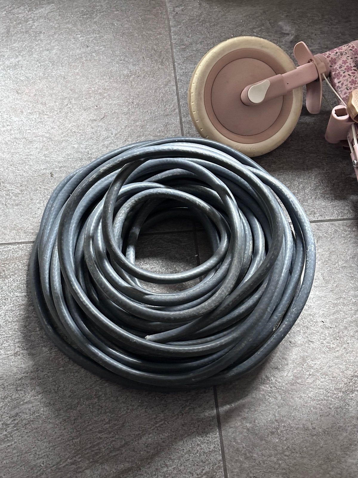 Circa 23 meter stroomkabel YMvK-as grondkabel 5X4, Ophalen, Zo goed als nieuw, Kabel of Snoer