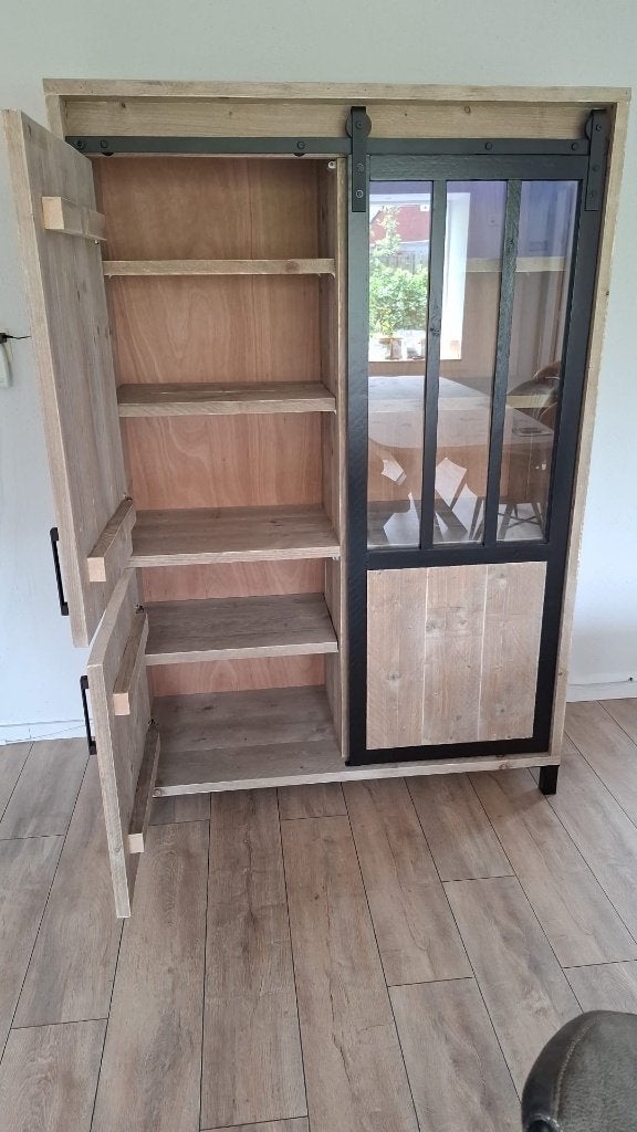 Opbergkast met schuifdeur, steigerhout. Gratis geleverd, Tuin en Terras, Haardhout, Minder dan 3 m³, Ophalen of Verzenden, Overige houtsoorten