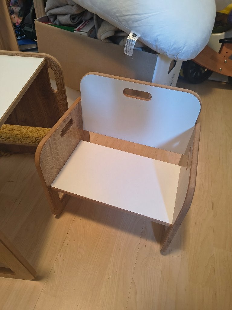 Tafel en 2 stoeltjes montessori dreumes, Ophalen, Gebruikt, Tafel(s) en Stoel(en)