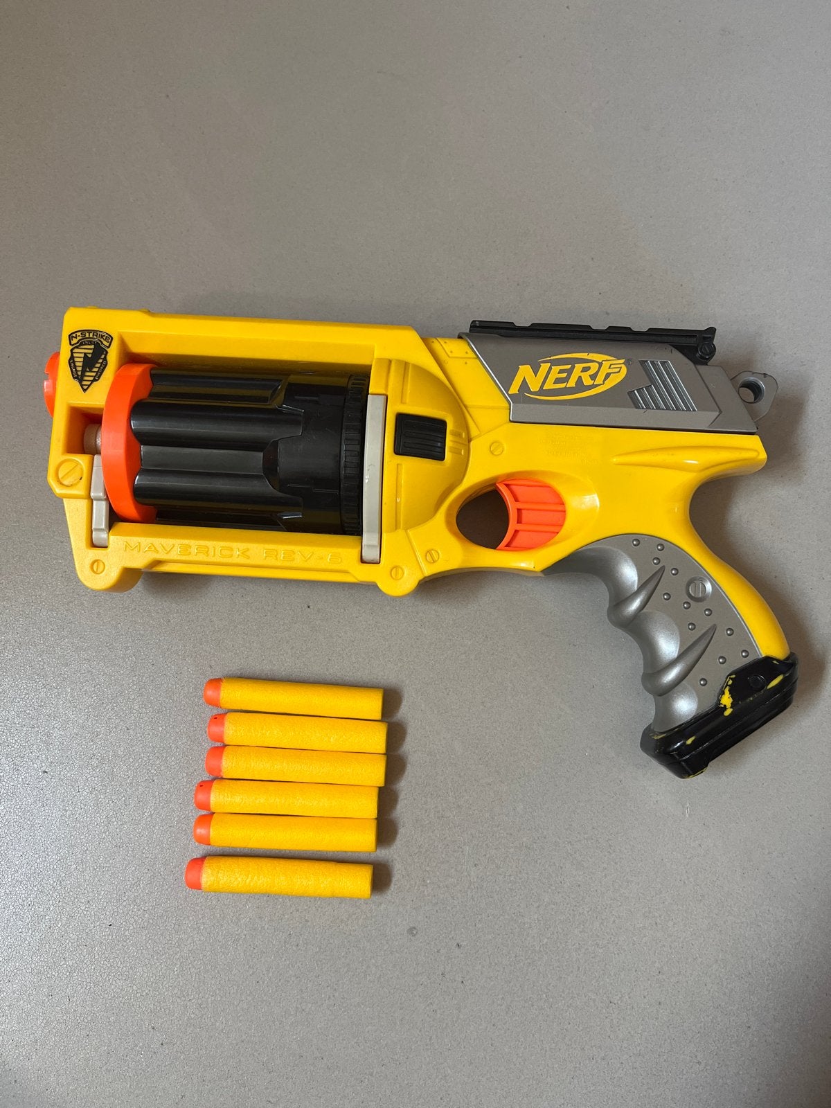Nerf Maverick REV-6 met 6 darts, Ophalen of Verzenden, Gebruikt, Jongen of Meisje