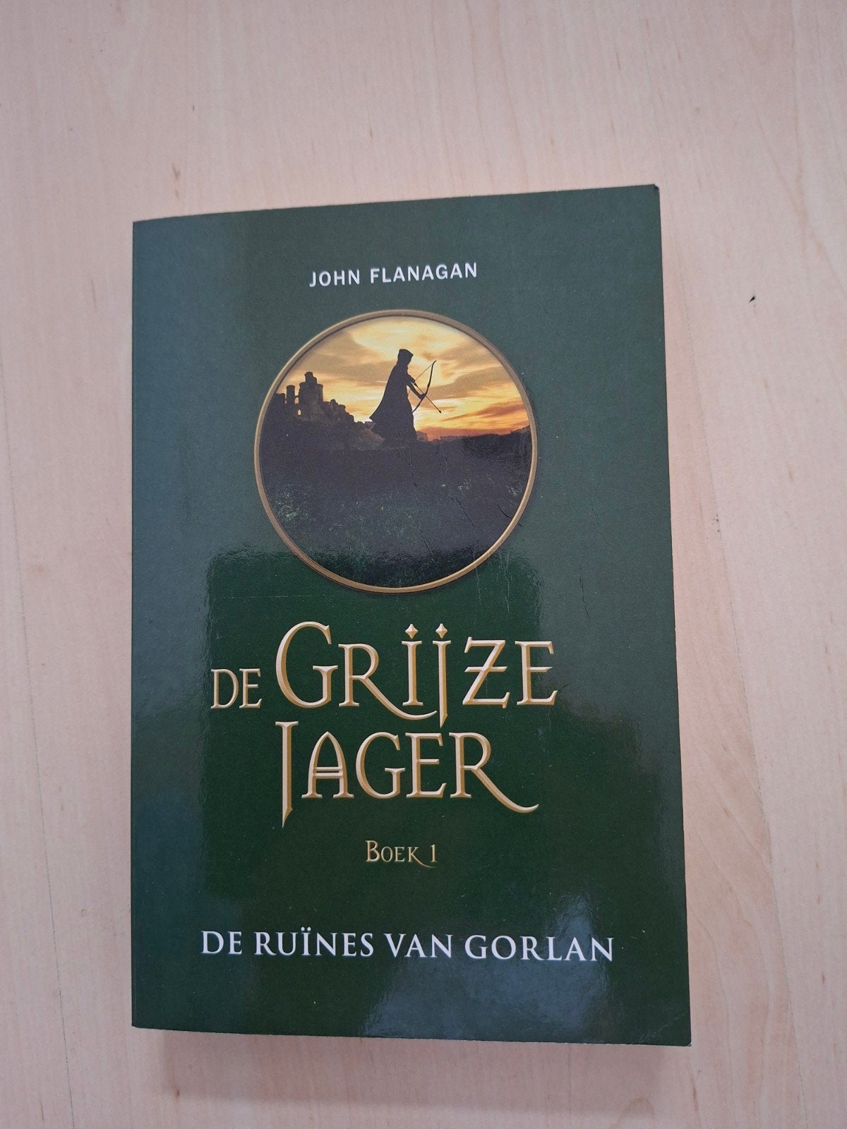 De Grijze Jager Boek 1: De Ruïnes van Gorlan, Boeken, Ophalen