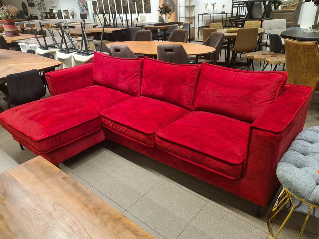 Nieuwe hoekbank 275x160cm rood velourse stof showroom model, Ophalen, ., Nieuw, Modern