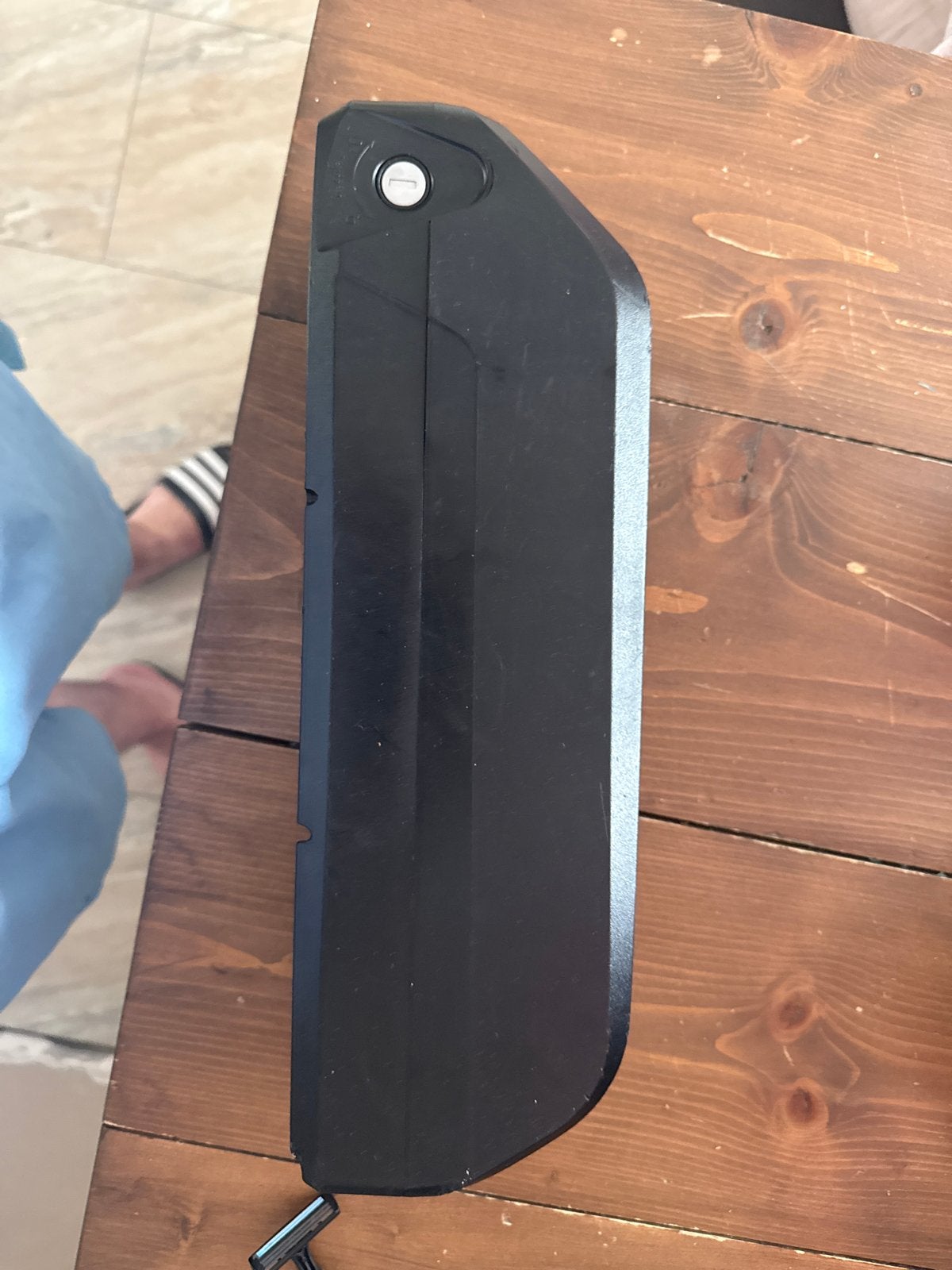 E-bike accu met oplader, amper gebruikt, Zo goed als nieuw