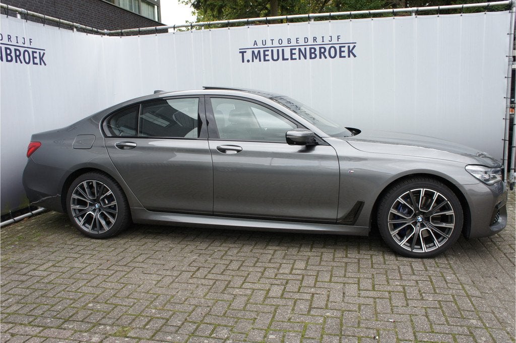 BMW 7 Serie 750i xDrive M sportpakket, camera rondom, Auto's, BMW, Automaat, Gebruikt, 4395 cc, Leder