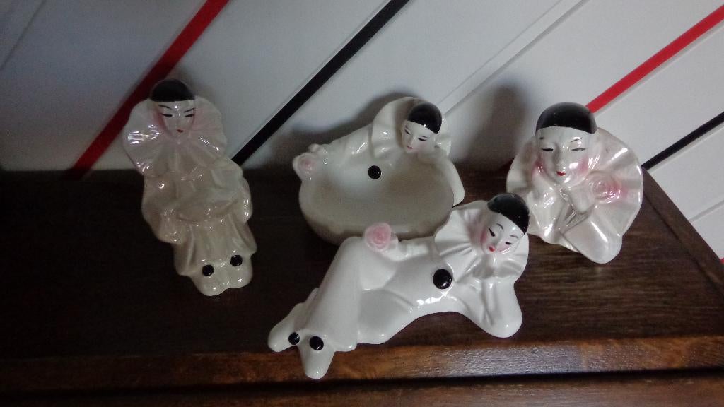 Vier vintage beeldjes Pierrot Art Deco, Verzamelen, Ophalen, Zo goed als nieuw, Mens