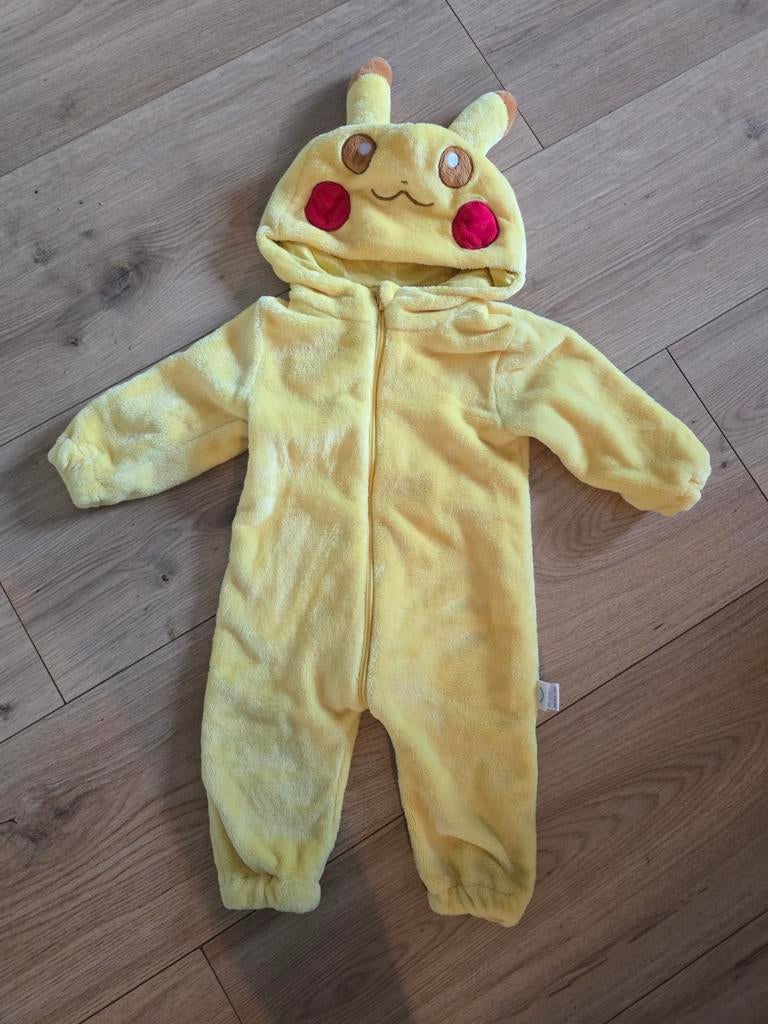 Pikachu pak verkleedpak onesie carnavalspak maat 68/74, Kinderen en Baby's, Carnavalskleding en Verkleedspullen, Ophalen of Verzenden