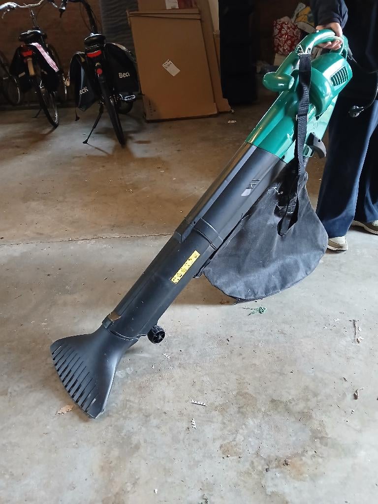 Elektrische bladblazer Varo, Tuin en Terras, Bladblazers, Ophalen, Handgedragen, Zo goed als nieuw, Met opvangzak