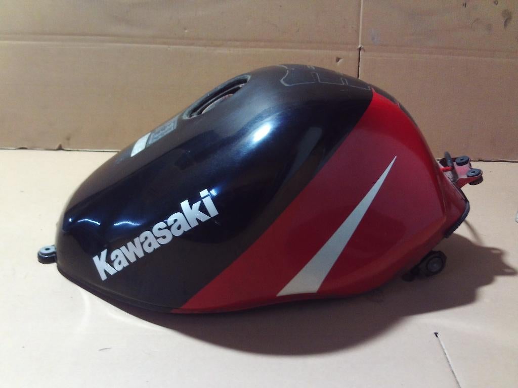 Benzinetank Kawasaki ZX9r bj 2000 beetje roest binnenin, Ophalen of Verzenden, Gebruikt