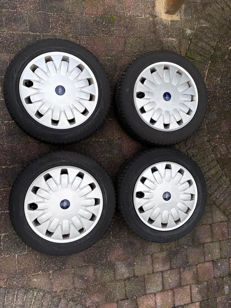 4x Goodyear ultragrip 7, 205/55R16 incl velgen en wieldoppen, Auto-onderdelen, Banden en Velgen, Ophalen, 16 inch, Banden en Velgen