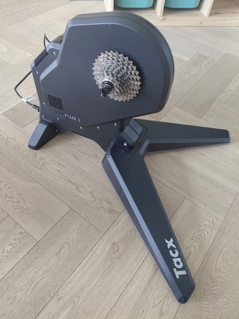 Rollen Tacx Flux S smart, Sport en Fitness, Wielrennen, Ophalen of Verzenden, Zo goed als nieuw, Overige typen