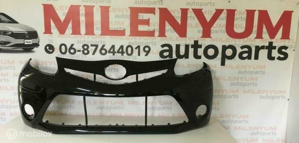 TOYOTA AYGO VOORBUMPER (2012-2014) KLEURCODE 211, Ophalen of Verzenden, Nieuw, Voor, Bumper