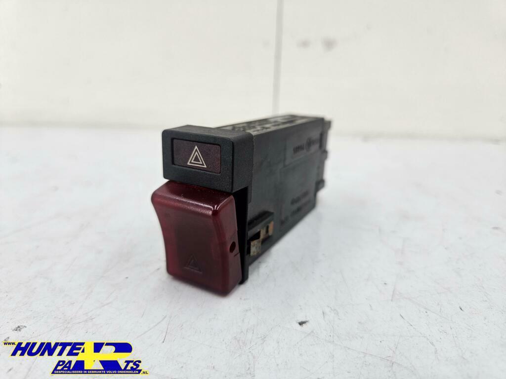 Alarmlichtschakelaar Volvo 850 ('91-'94) 6806356, Ophalen of Verzenden, Gebruikt