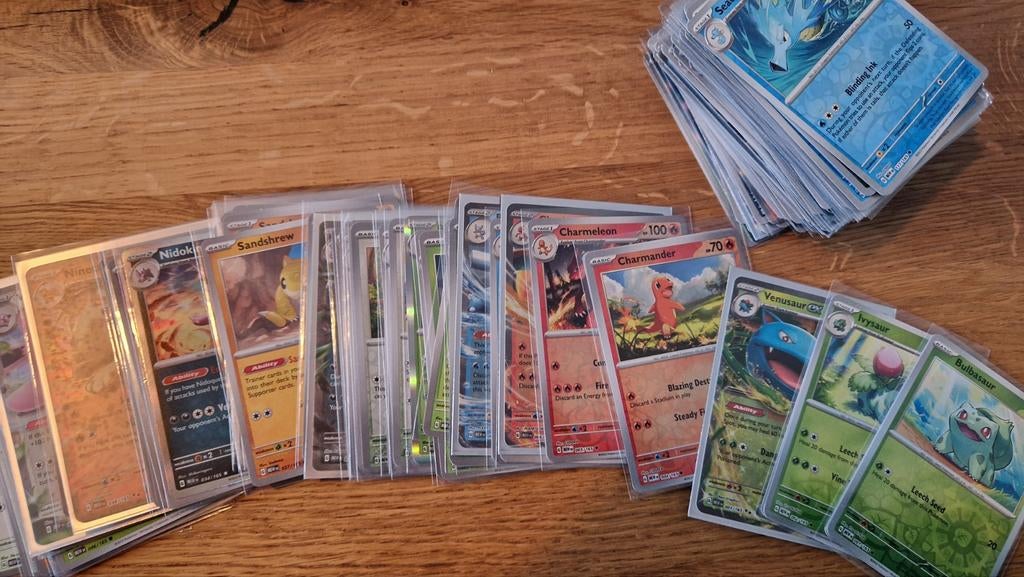 151 base set, Ophalen of Verzenden, Zo goed als nieuw, Meerdere kaarten