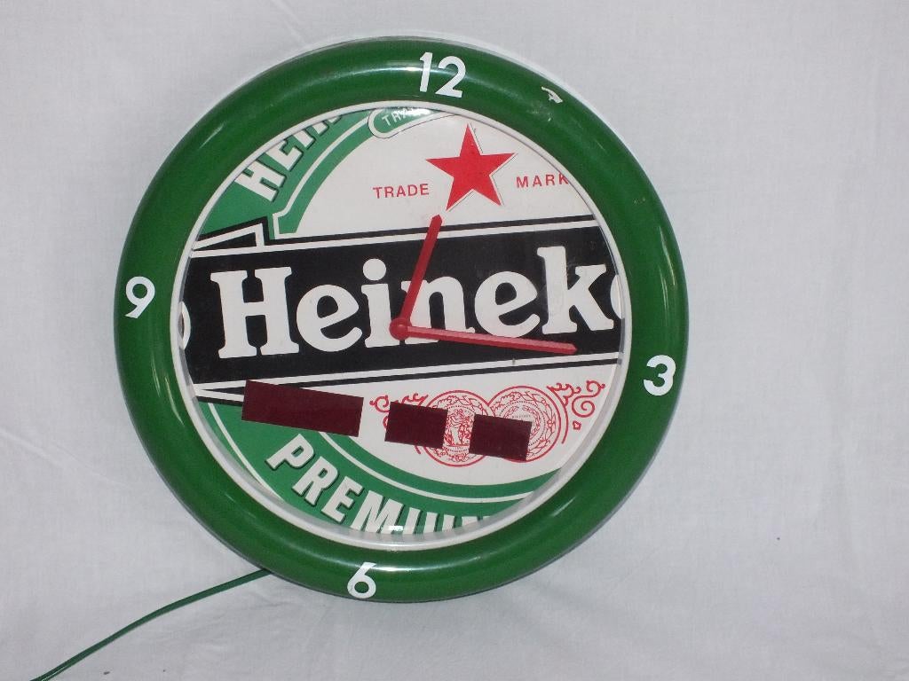 Heineken Millennium klok. Voor mancave of verzamelaars., Ophalen of Verzenden, Gebruikt, Reclamebord, Plaat of Schild, Heineken