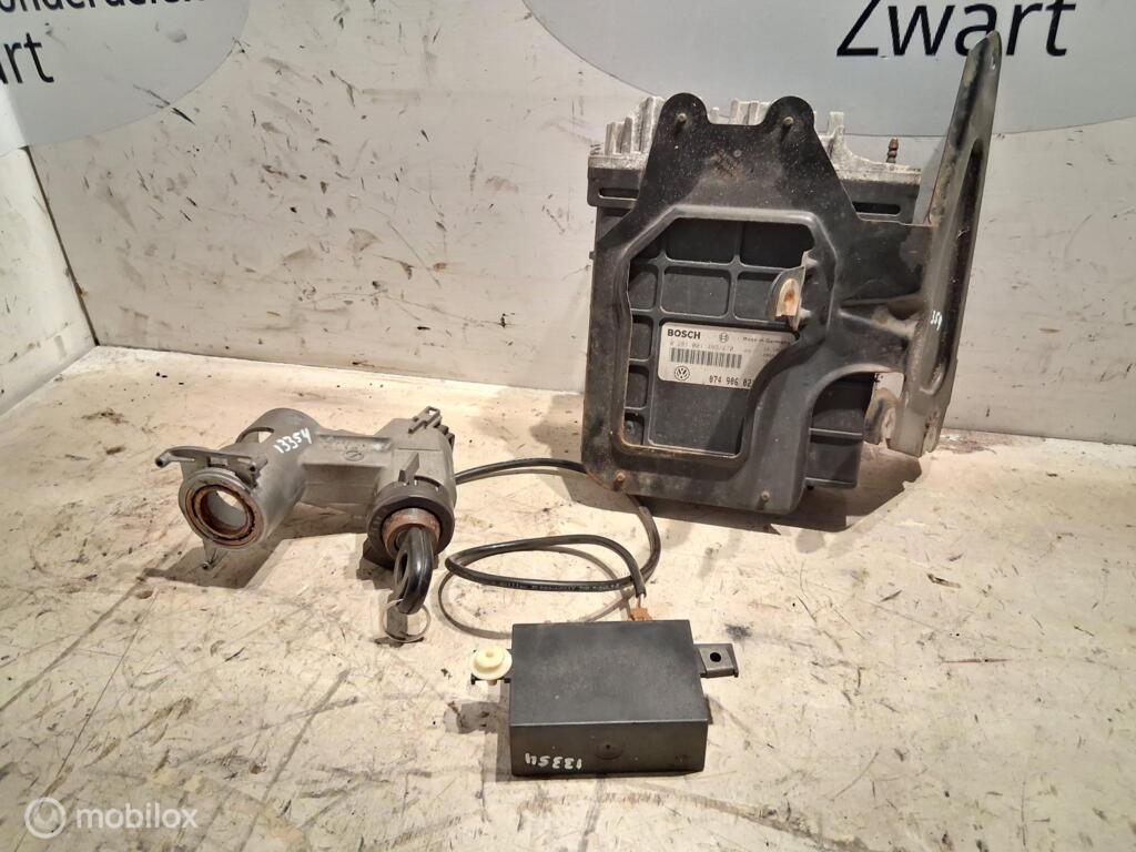 Contactslot, sleutel ecu Vw Transporter T4 2.5TDI 074906021F, Gebruikt, Volkswagen, Ophalen of Verzenden, Volkswagen