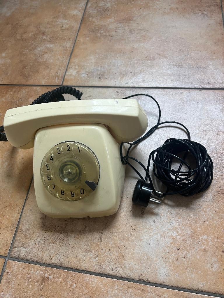 jaren 70-tig telefoon met draaischijf, Telecommunicatie, Vaste telefoons | Niet Draadloos, Ophalen of Verzenden, Gebruikt, Met draaischijf