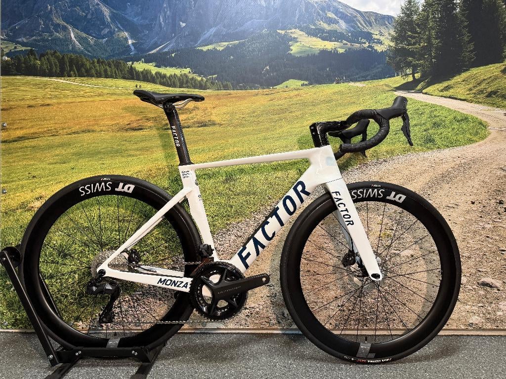 *** FACTOR Monza 52cm Ultegra DI2 DT Swiss ARC 1600 € 7499,-, 28 inch, Carbon, Heren, Nieuw