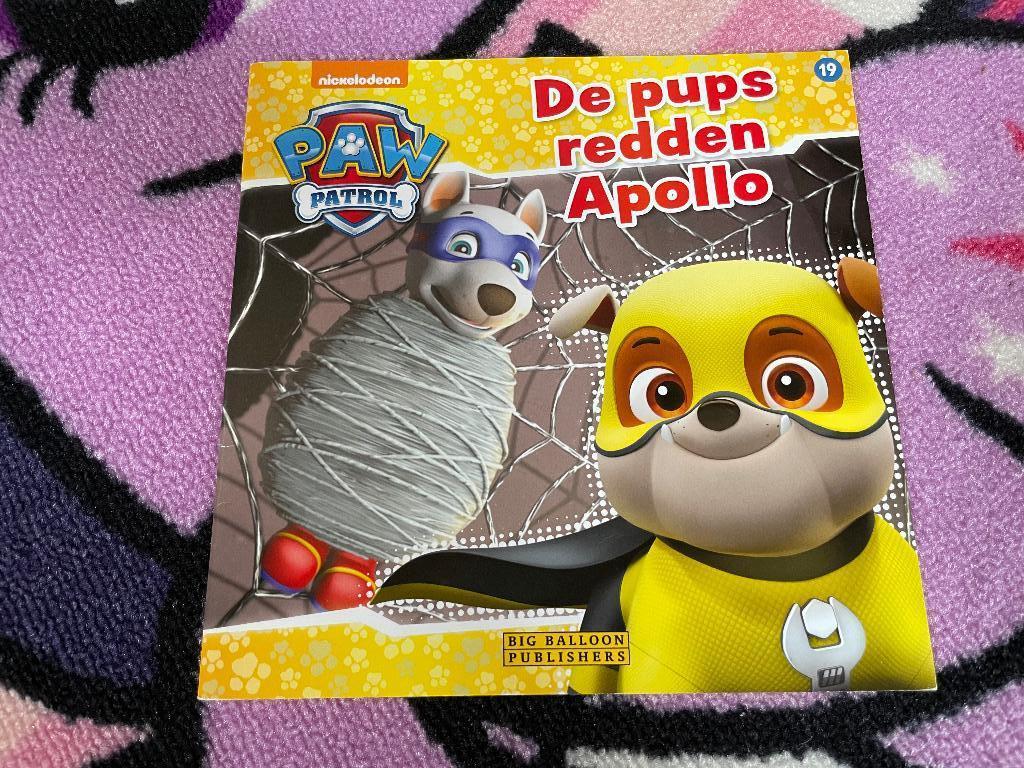 Paw Patrol - de pups redden Apollo boekje, Ophalen of Verzenden, Zo goed als nieuw, 3 tot 4 jaar