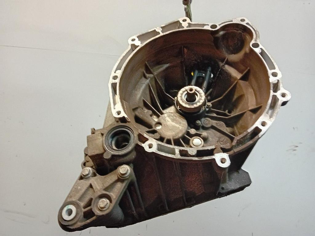 Versnellingsbak schakel Ford Focus, Onderdelen@venauto.nl, Van der Ven Autorecycling B.V., Gebruikt, Ettenseweg 76, 4706 PB Roosendaal, The Netherlands