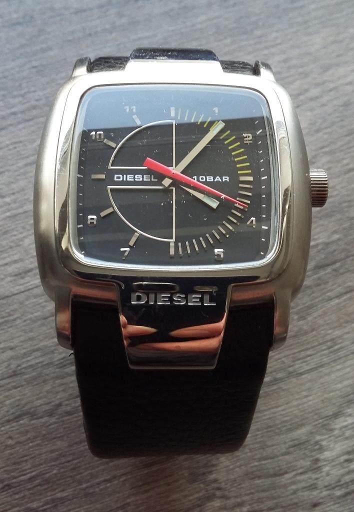 Retro Model 2000 - 2010 merk DIESEL Heren Horloge Werkend, Verzamelen, Ophalen of Verzenden, Persoonlijke verzorging