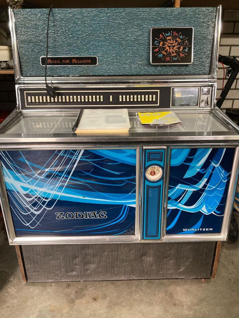 Hele mooie jukebox Wurlitzer zodiac 3500 bj1971, Verzamelen, Automaten | Jukeboxen, Gebruikt, Wurlitzer, 1960 tot 1970, Ophalen