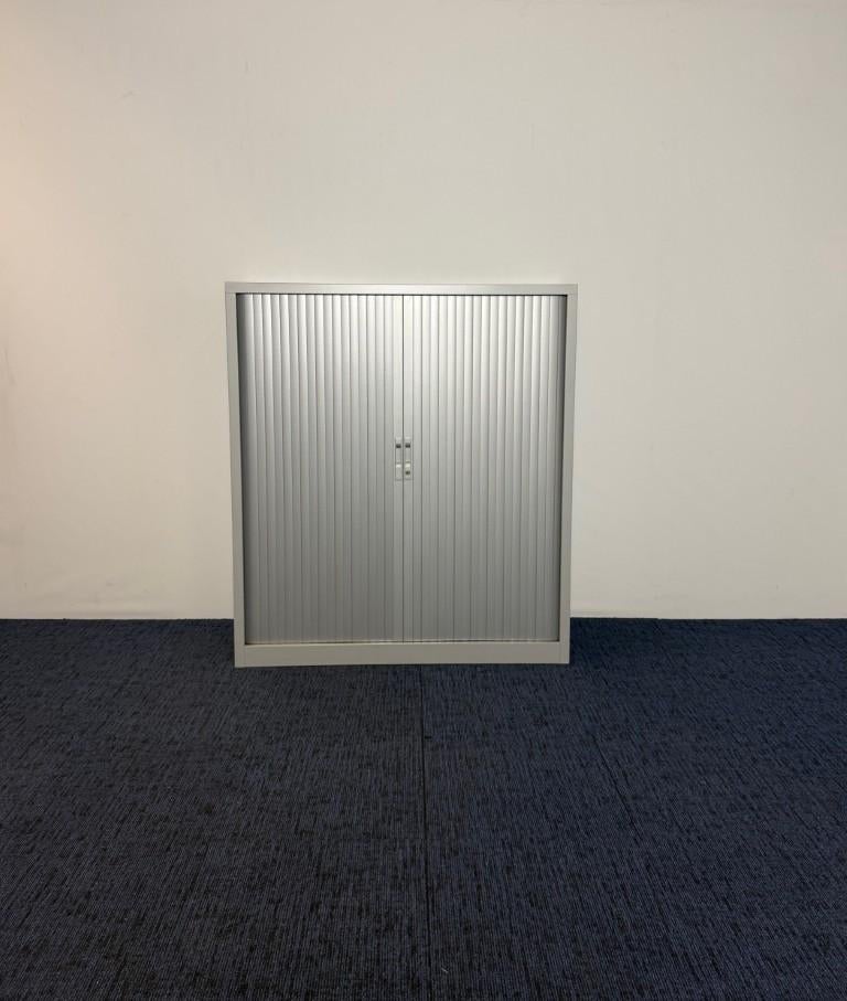 4 x Roldeurkast Markant, aluminium, H 135 x B 120 x D 45 cm.