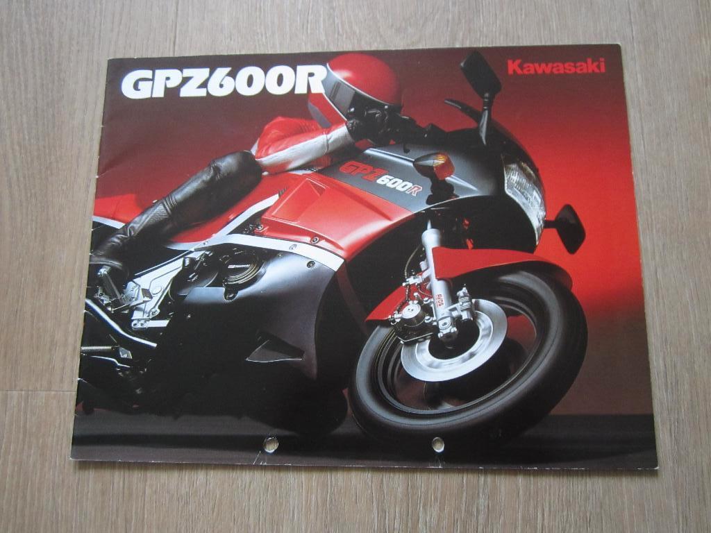 Kawasaki GPZ 600 R brochure folder 1985 (2), Motoren, Handleidingen en Instructieboekjes, Ophalen of Verzenden, Kawasaki