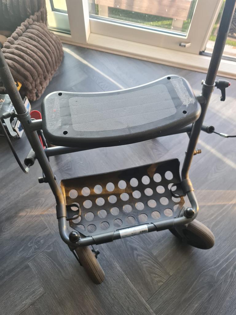 MultiMotion Basic Rollator - Lichtgewicht & Inklapbaar, Ophalen, Lichtgewicht