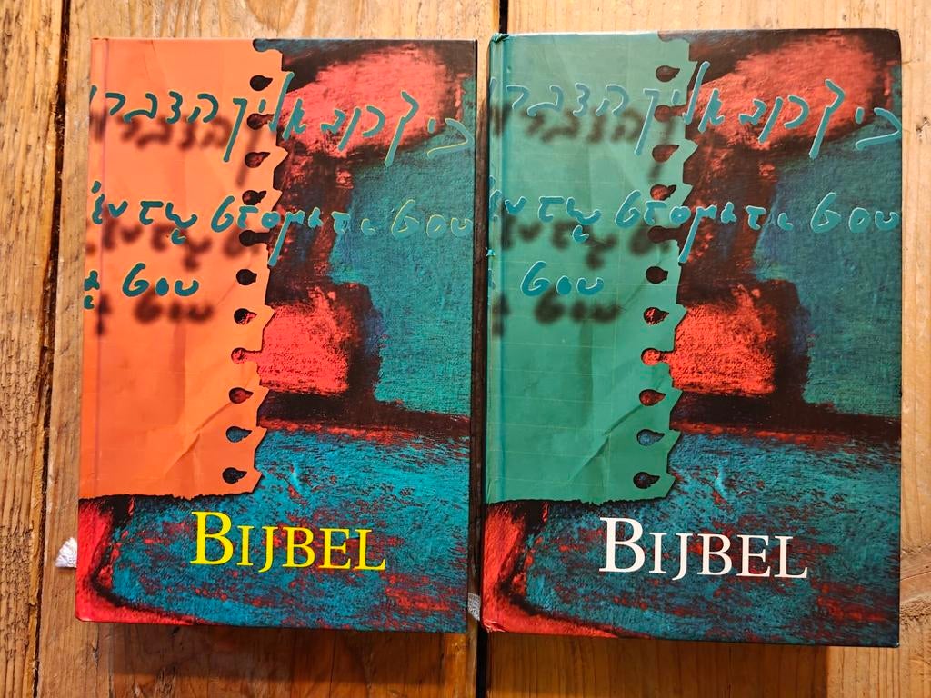 2 verschillende NBV. Bijbels., Boeken, Ophalen of Verzenden, Zo goed als nieuw