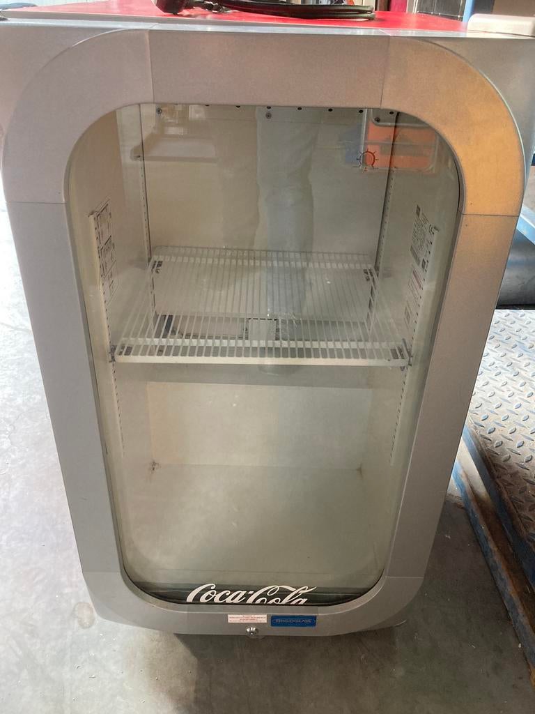 Te koop nette Coca-Cola glazendeur koelkast snelkoelers, Witgoed en Apparatuur, Koelkasten en IJskasten, Gebruikt, Zonder vriesvak