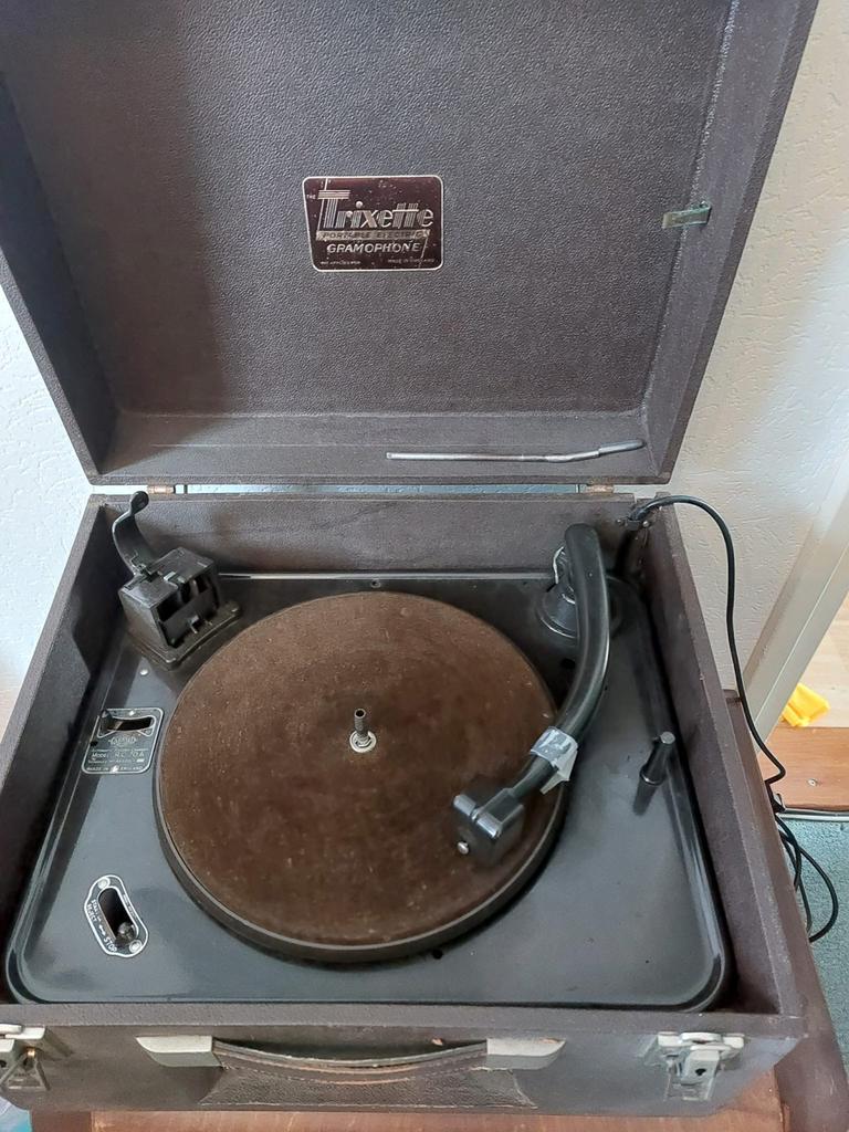 Vintage Trixette Draagbare Koffergrammofoon - Vintage, Audio, Tv en Foto, Platenspelers, Ophalen of Verzenden, Gebruikt, Platenspeler