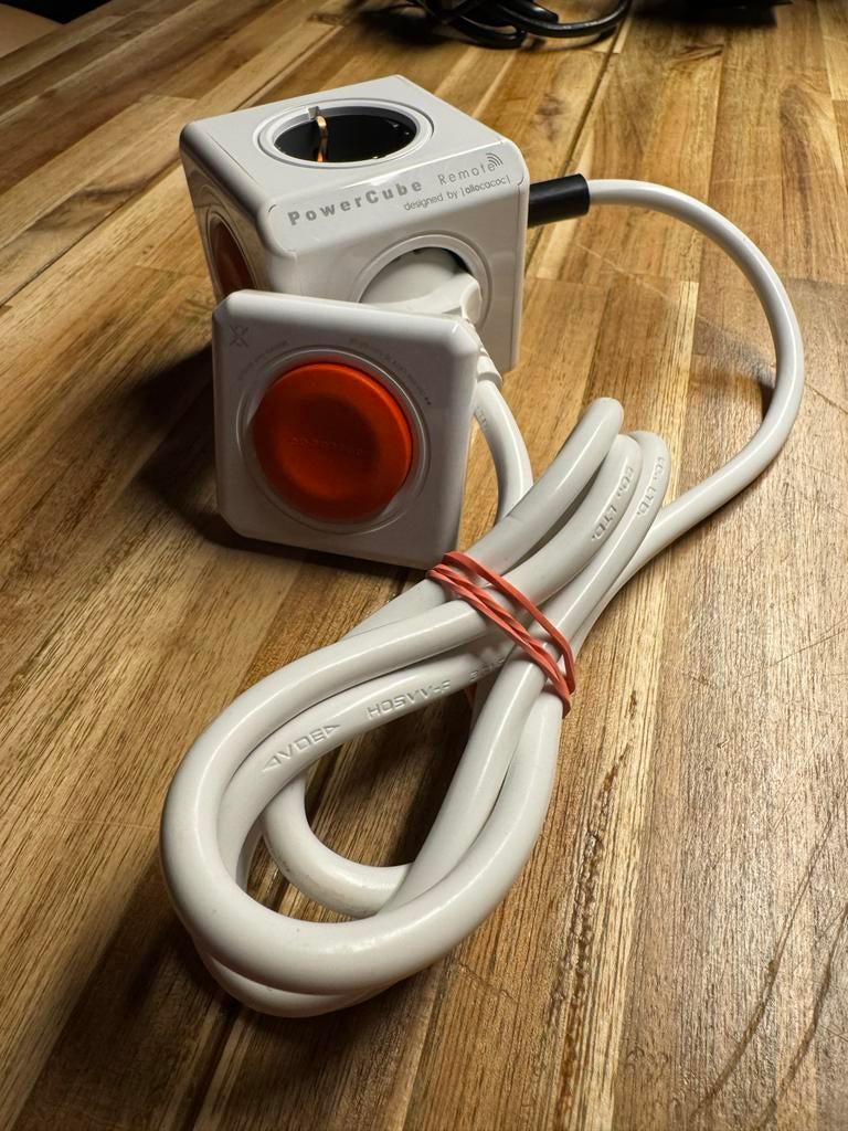 Allocacoc PowerCube Remote - Slimme Stekkerdoos, Ophalen of Verzenden, Gebruikt, Stopcontact