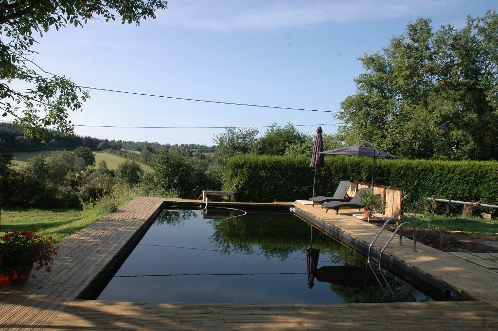 Vrijstaand vakantiehuis, hottub, tuin, zwembad, Puy-de-Dôme, Vakantie, Ardèche of Auvergne, Landelijk, Open haard, 2 personen