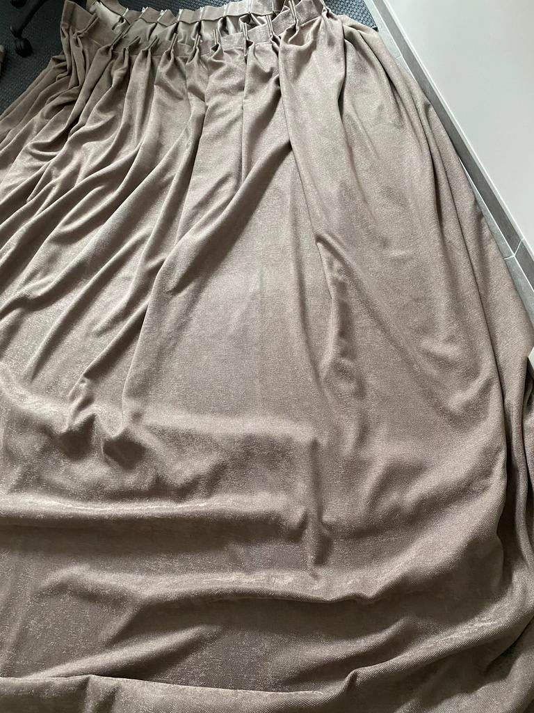 Luxe (prima verduisterende) gordijn, taupe, 245 x 255 cm, Huis en Inrichting, Stoffering | Gordijnen en Lamellen, Zo goed als nieuw