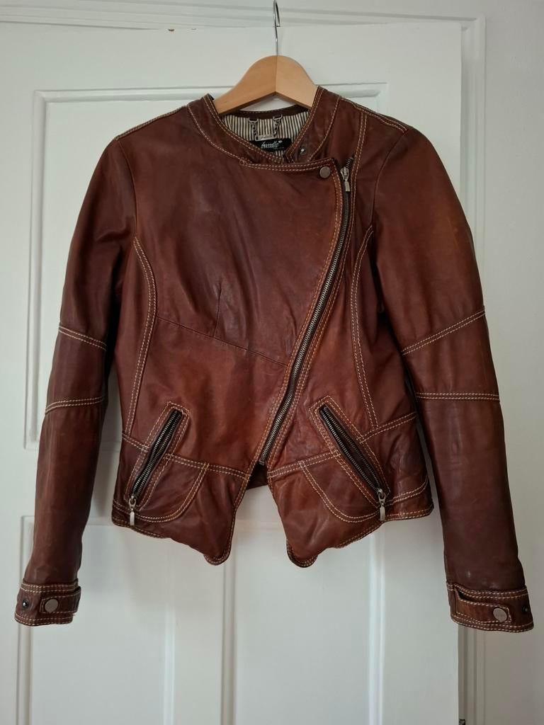 Prachtig, apart leren jackje (maat 36 )  merk: Froccella, Kleding | Dames, Jasjes, Kostuums en Pakken, Zo goed als nieuw, Maat 36 (S)