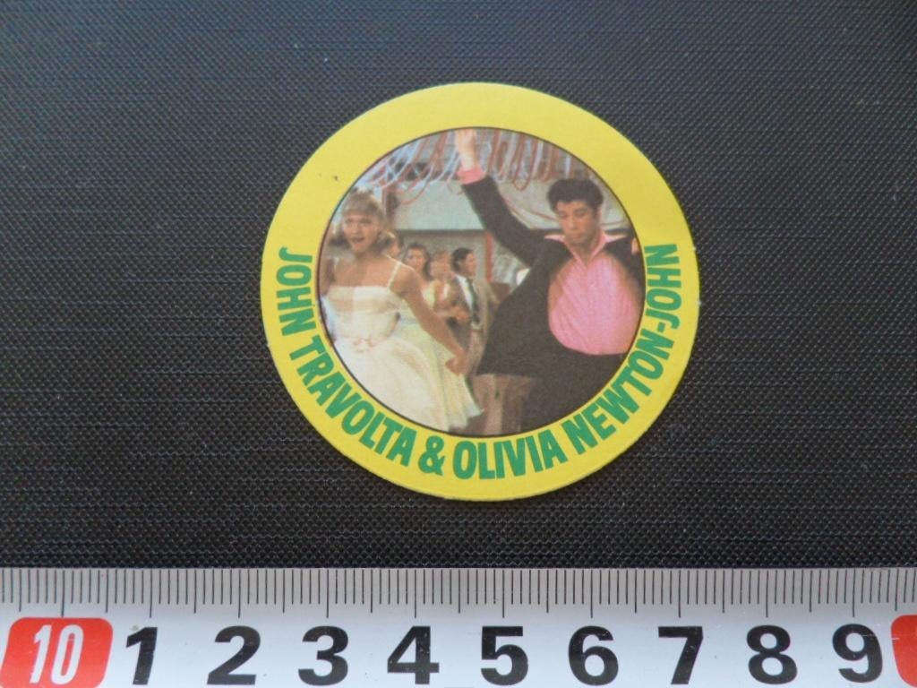 sticker 059 grease john travolta & olivia newton-john *, Verzamelen, Ophalen, Zo goed als nieuw