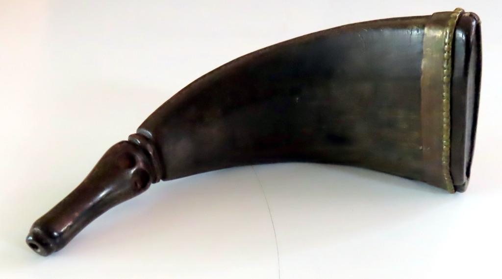 Antieke kruithoorn ca 1700/hoorn met messing incl verzenden, Verzenden