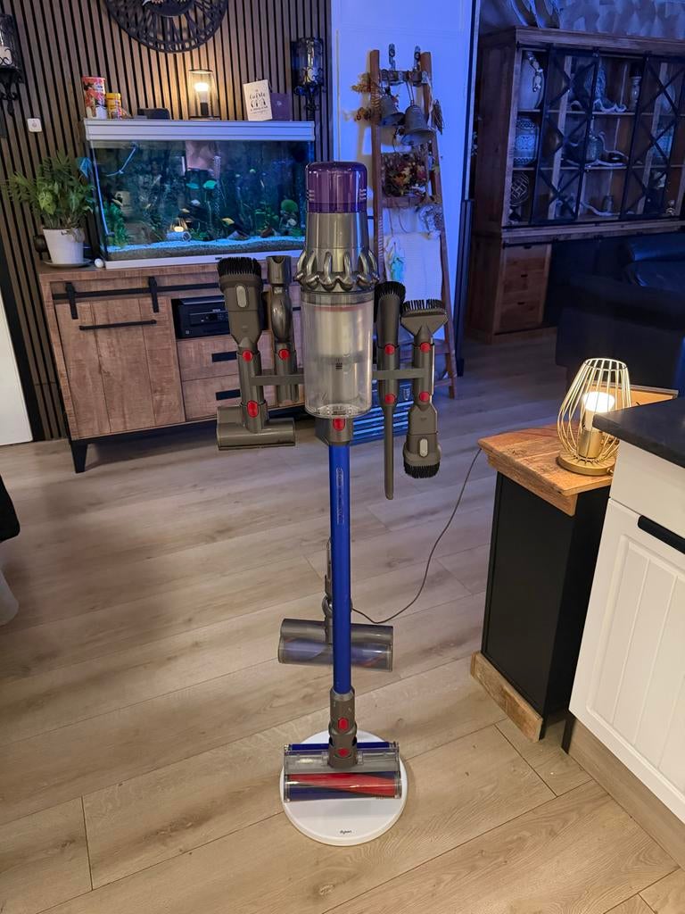 Dyson V11 Luxe - Compleet met Dock en Accessoires, Ophalen of Verzenden, Zo goed als nieuw, Reservoir, Minder dan 1200 watt