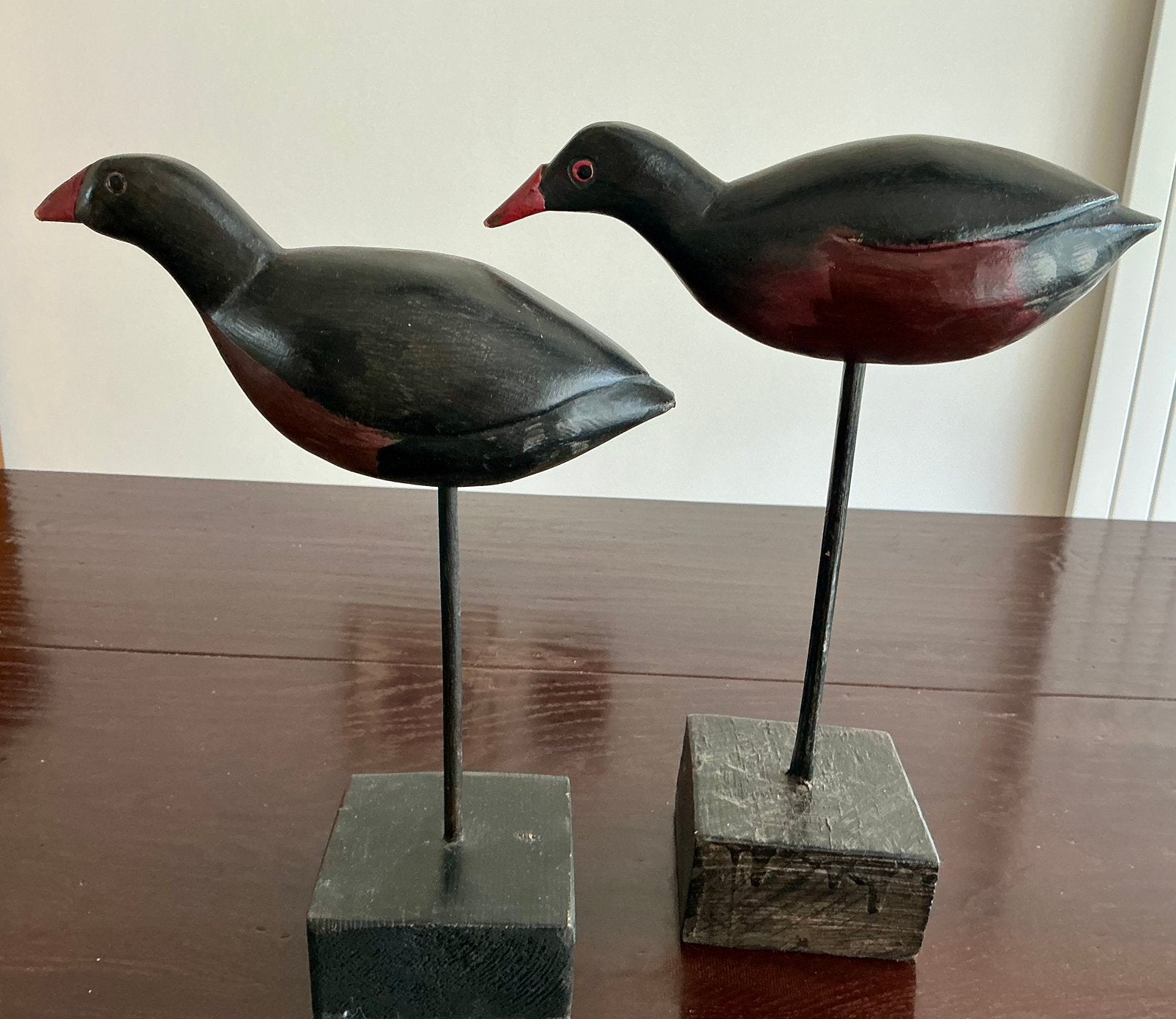 Set van 2 handgesneden houten vogels op standaard, Ophalen of Verzenden