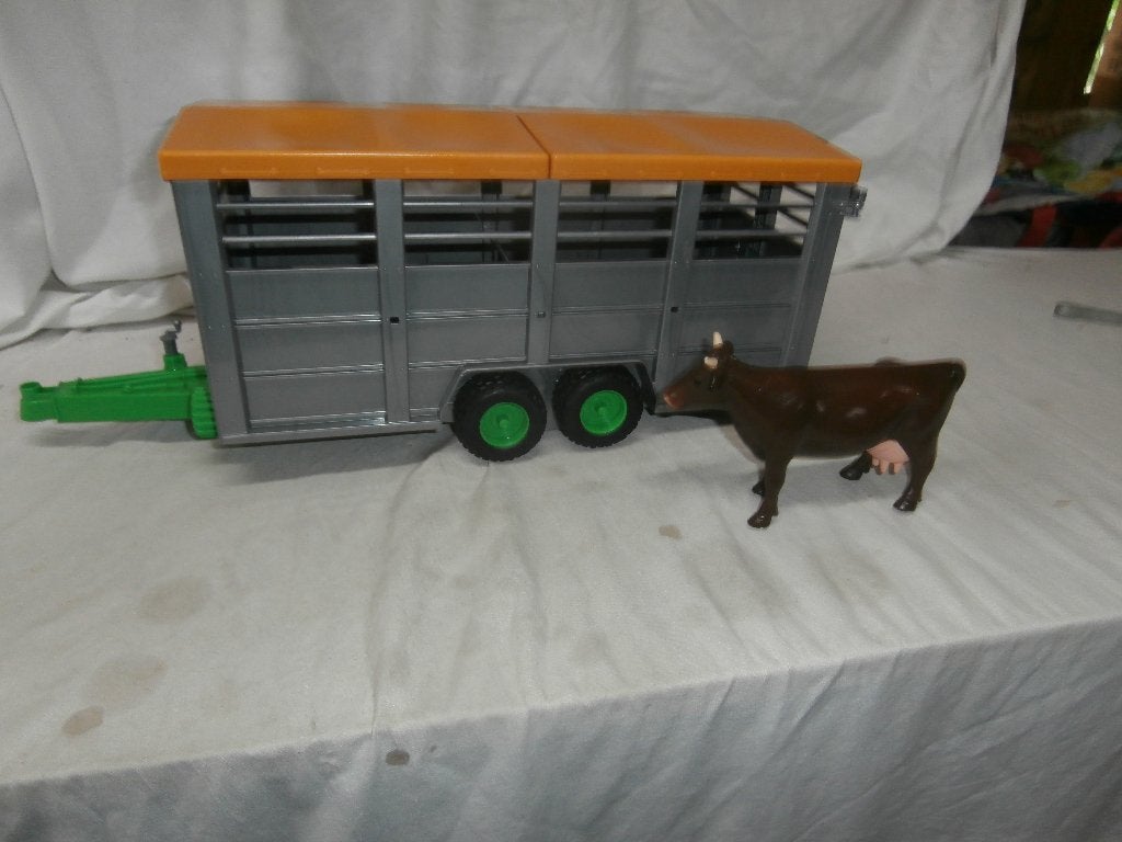 Bruder veewagen met koe, Ophalen, Zo goed als nieuw