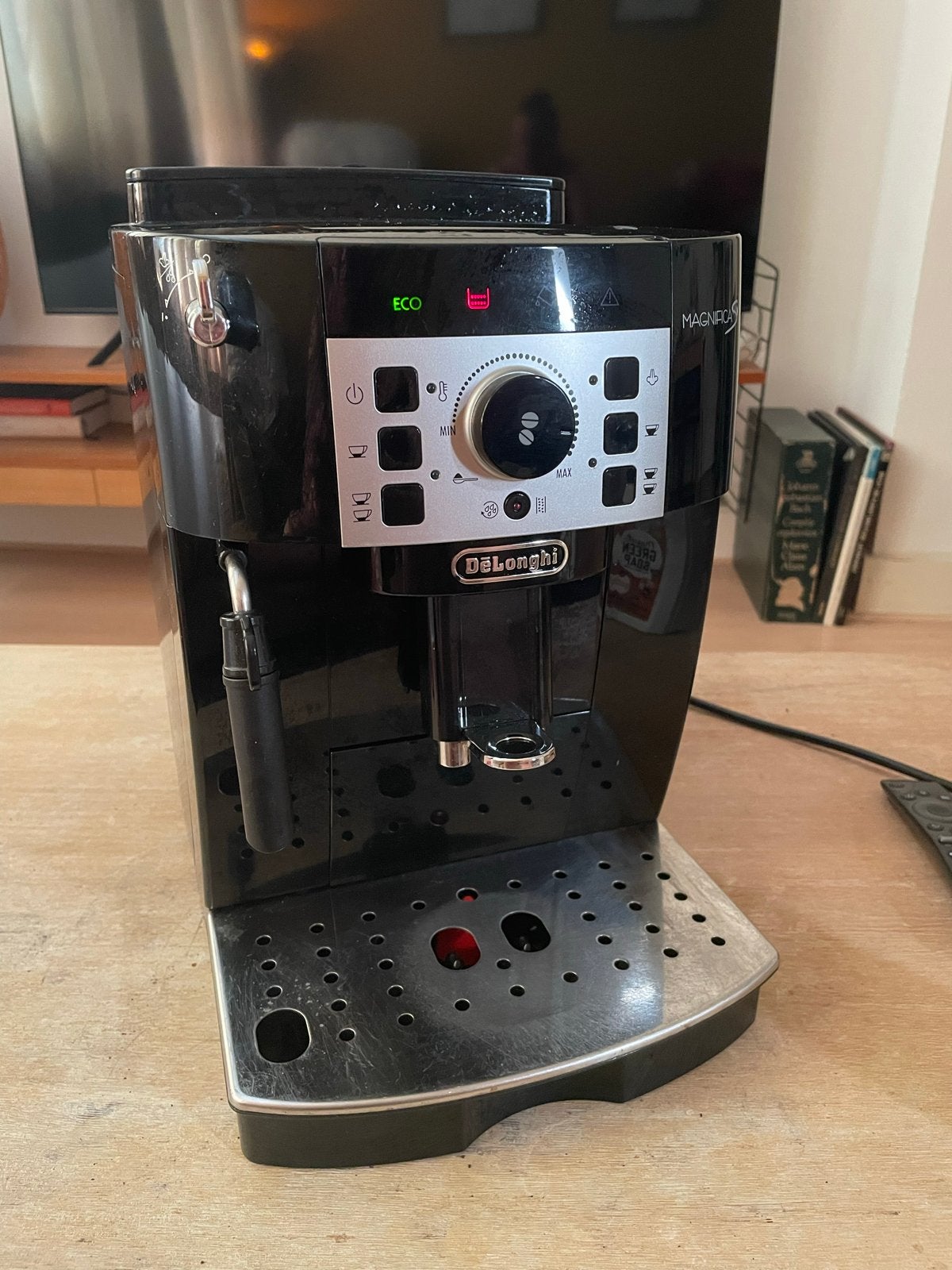 De'Longhi Magnifica S (ECAM 20.110.B/21.117.B) - Defect, Witgoed en Apparatuur, Koffiezetapparaten, Ophalen, Afneembaar waterreservoir