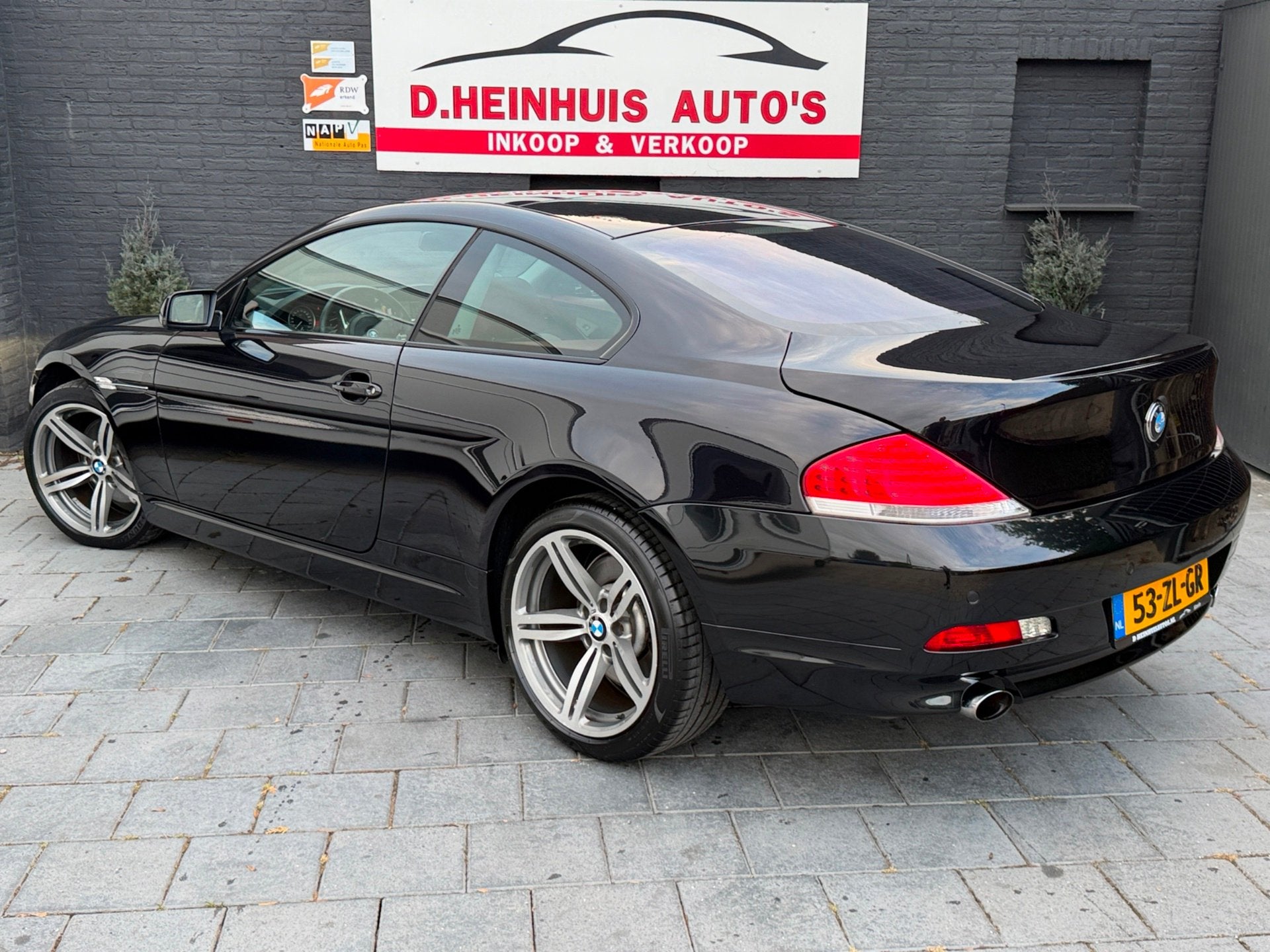 BMW 6-serie 650i KEURIG NETTE AUTO VAN LIEFHEBBER, Auto's, Gebruikt, 8 cilinders, 367 pk, 4 stoelen