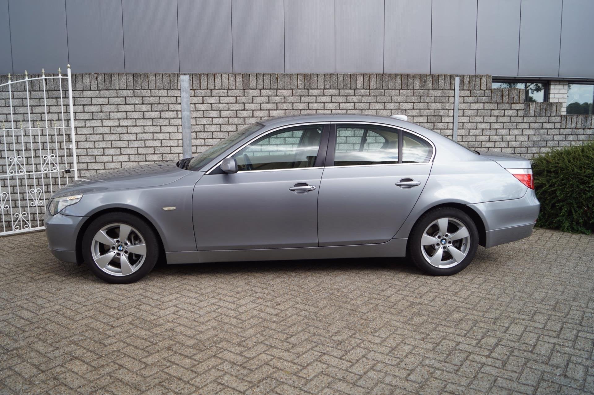 BMW 5-serie 530i High Executive Sedan Autom Leder Sportst St, Auto's, Automaat, Achterwielaandrijving, Gebruikt, Beige