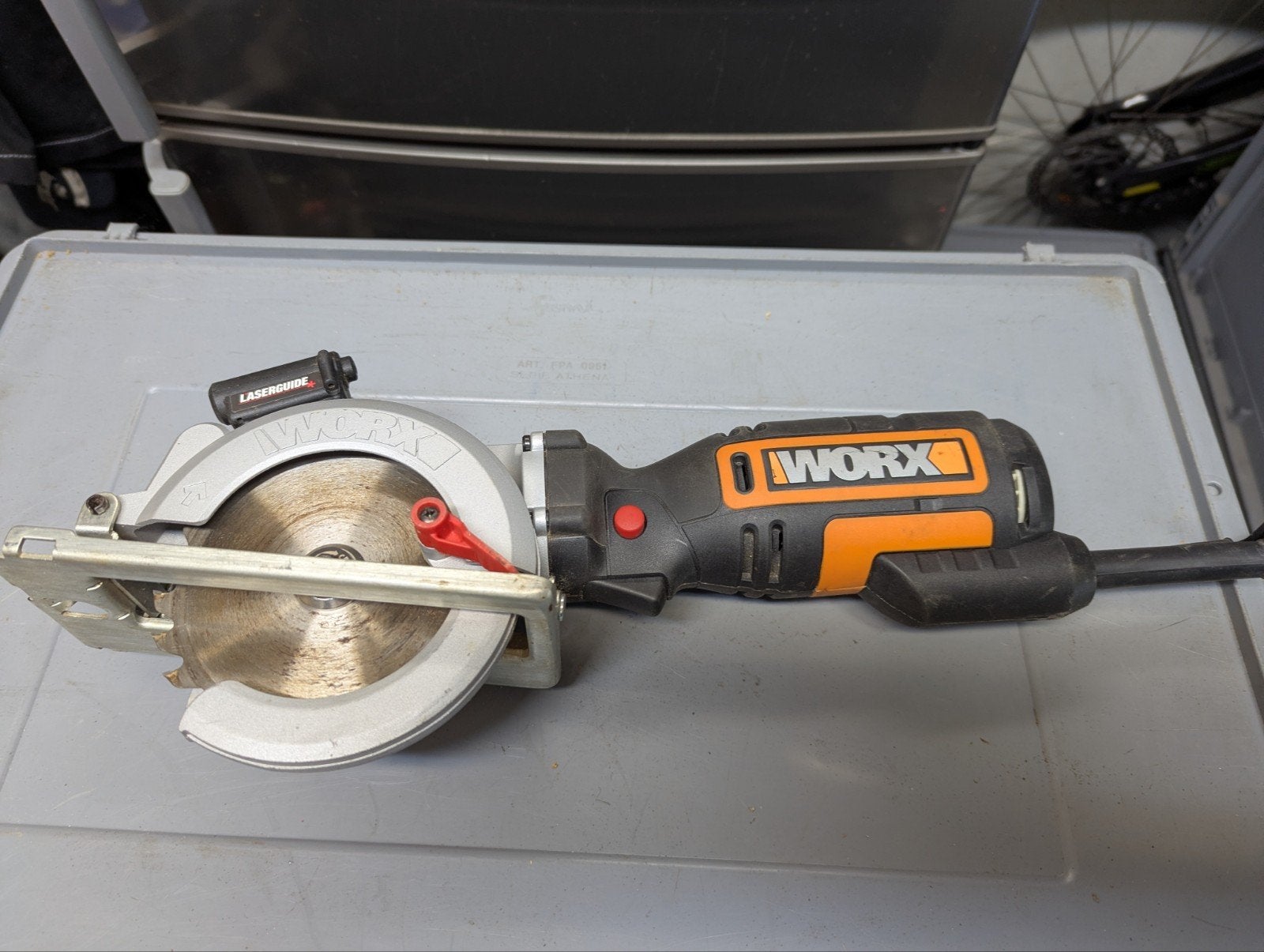 Worx Cirkelzaag - Compact en Krachtig, Doe-het-zelf en Verbouw, Gebruikt, Cirkelzaag, Worx, 600 tot 1200 watt