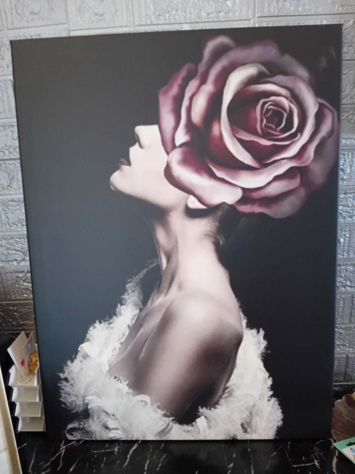Mooi canvas schilderij met vrouw en roos, Figuren, Op houten frame, Ophalen of Verzenden, Print