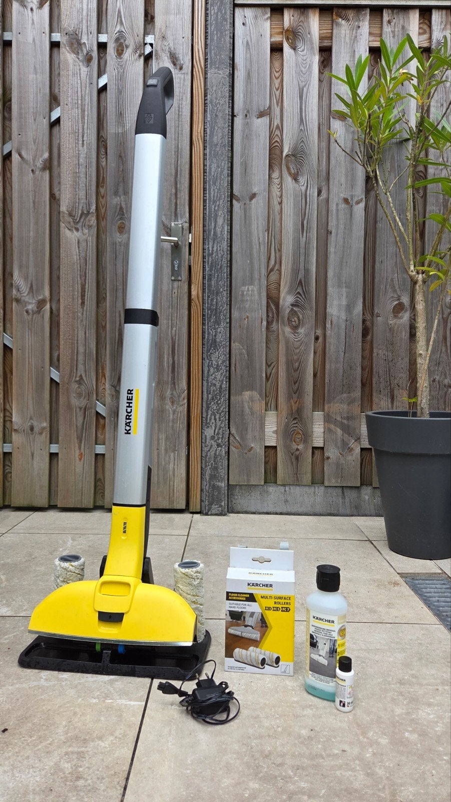 Kärcher FC3 Vloerreiniger/dweil met extra's oa nieuwe roller, Witgoed en Apparatuur, Stofzuigers, Ophalen, Kärcher, Zo goed als nieuw