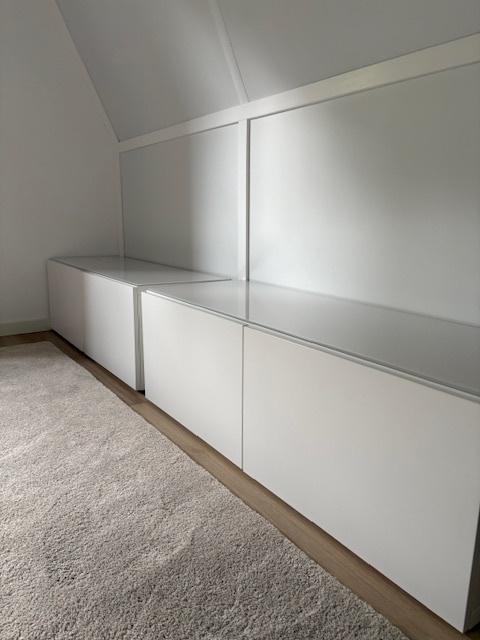 Ikea - Besta lage kast met 2 deuren 120x42x38cm (2stuks), Ophalen, Zo goed als nieuw
