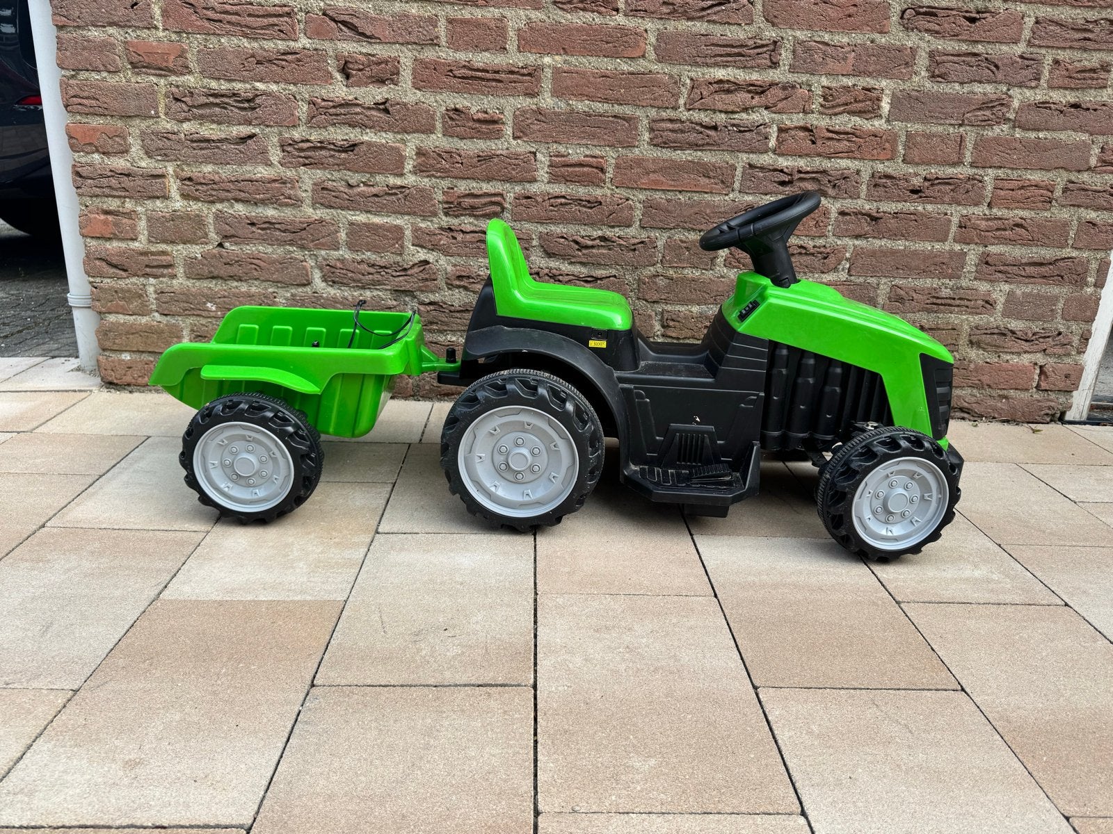 Groene elektrische tractor, Ophalen, Gebruikt, Trapvoertuig