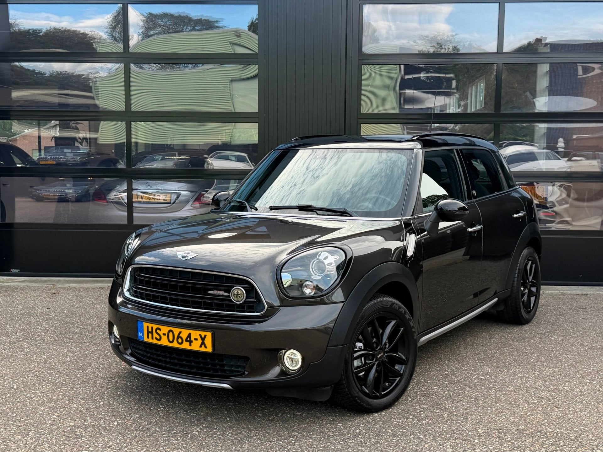 Mini Countryman 1.6 Cooper Pepper Xenon Navi Clima Aut., Euro 6, Bruin, 122 pk, Bedrijf